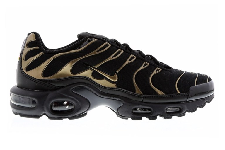 nike-air-max-plus-metallic-cacao-1